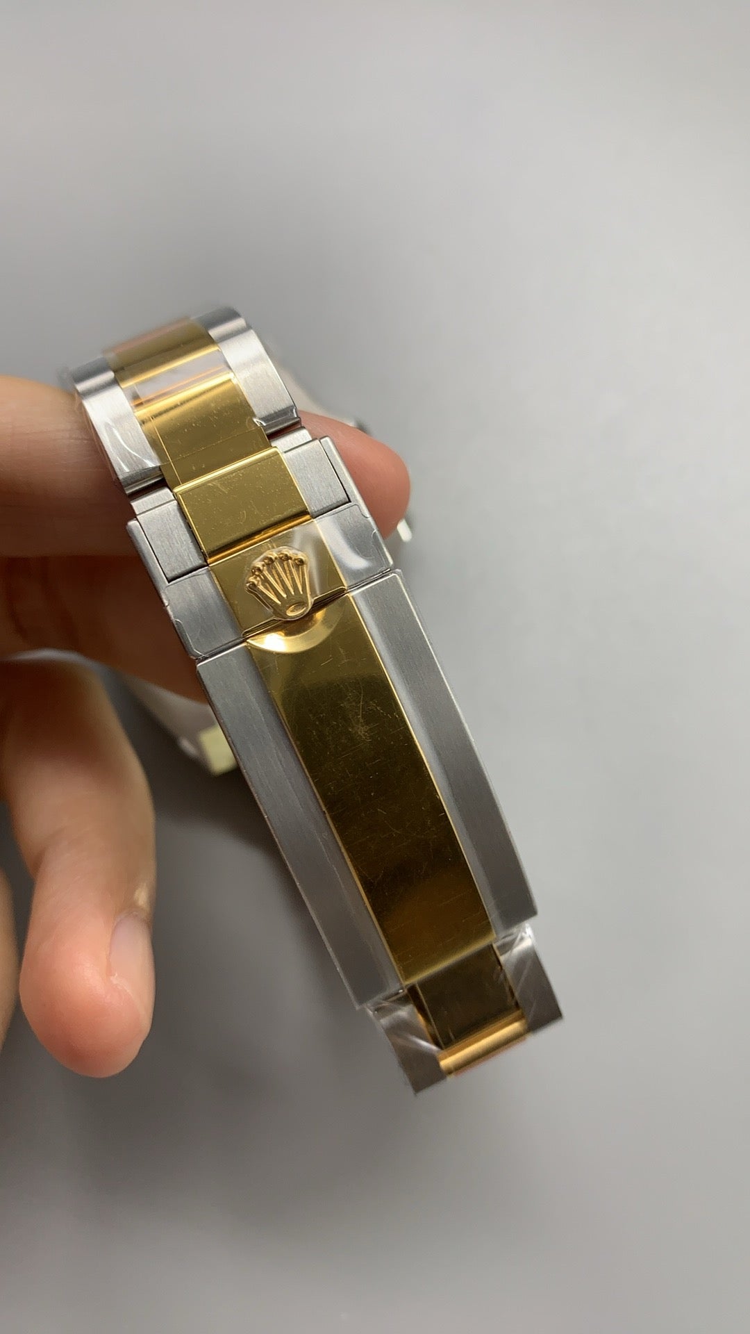 Rolex Submariner 41MM | หน้าปัดสีน้ำเงิน ขอบสีน้ำเงิน | ตัวเรือนทูโทนสแตนเลสเคลือบสีทอง PVD