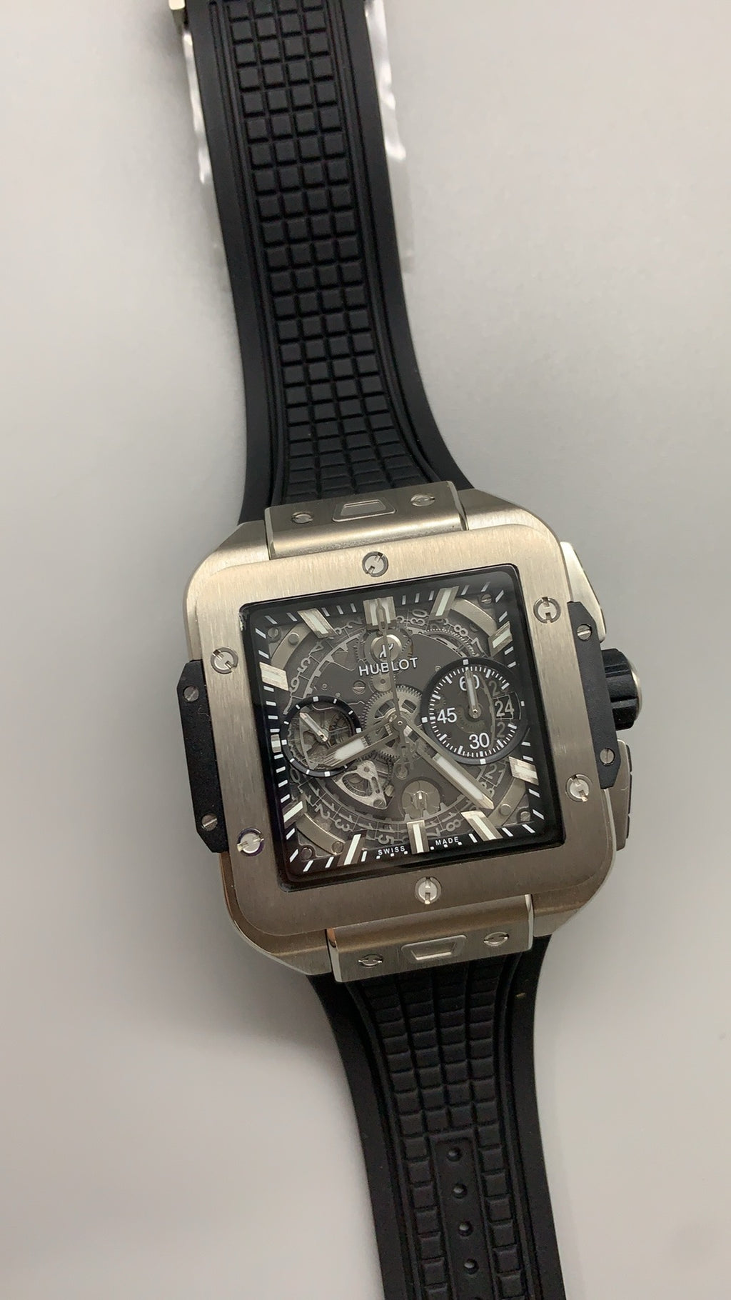 Hublot Spirit of Big Bang | 42MM | ตัวเรือนไทเทเนียมทรงถังไวน์ (Tonneau) | หน้าปัดสเกเลตัน | จับเวลา Chronograph | กลไกอัตโนมัติ HUB4700