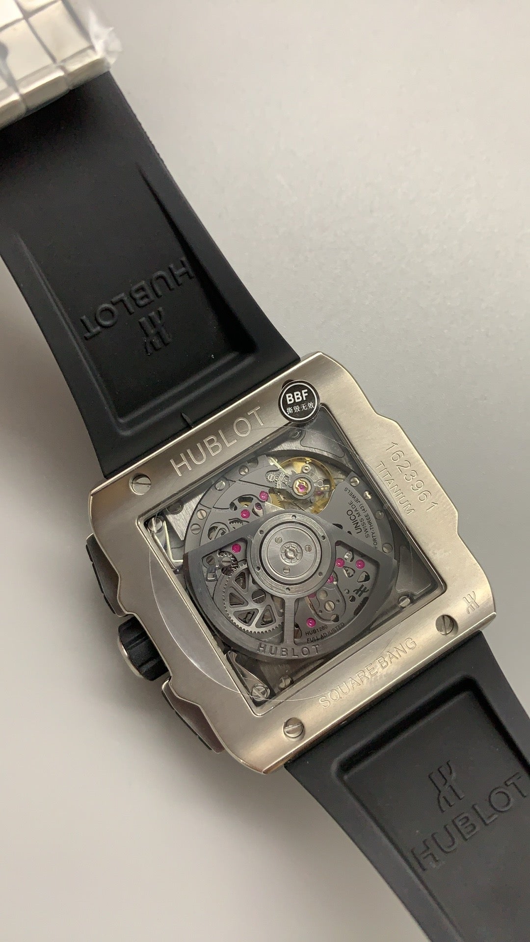 Hublot Spirit of Big Bang | 42MM | ตัวเรือนไทเทเนียมทรงถังไวน์ (Tonneau) | หน้าปัดสเกเลตัน | จับเวลา Chronograph | กลไกอัตโนมัติ HUB4700