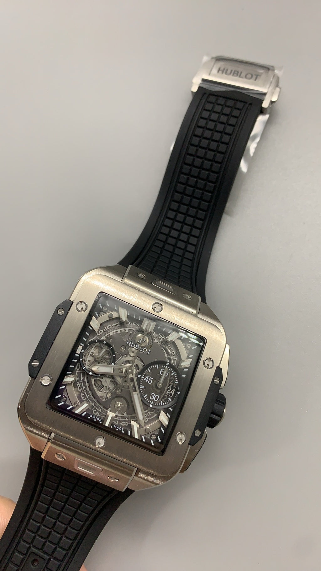 Hublot Spirit of Big Bang | 42MM | ตัวเรือนไทเทเนียมทรงถังไวน์ (Tonneau) | หน้าปัดสเกเลตัน | จับเวลา Chronograph | กลไกอัตโนมัติ HUB4700