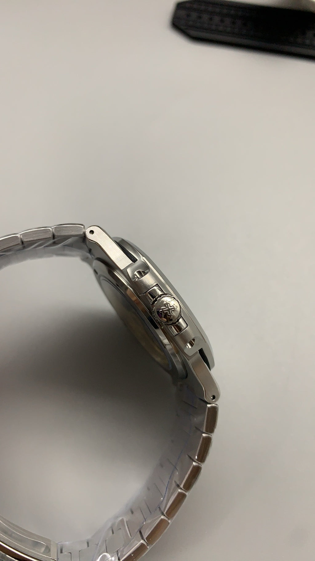 Patek Philippe Nautilus 5711 | 40MM | หน้าปัดสีเขียวลายริ้ว | กลไกอัตโนมัติ Cal.324 S C