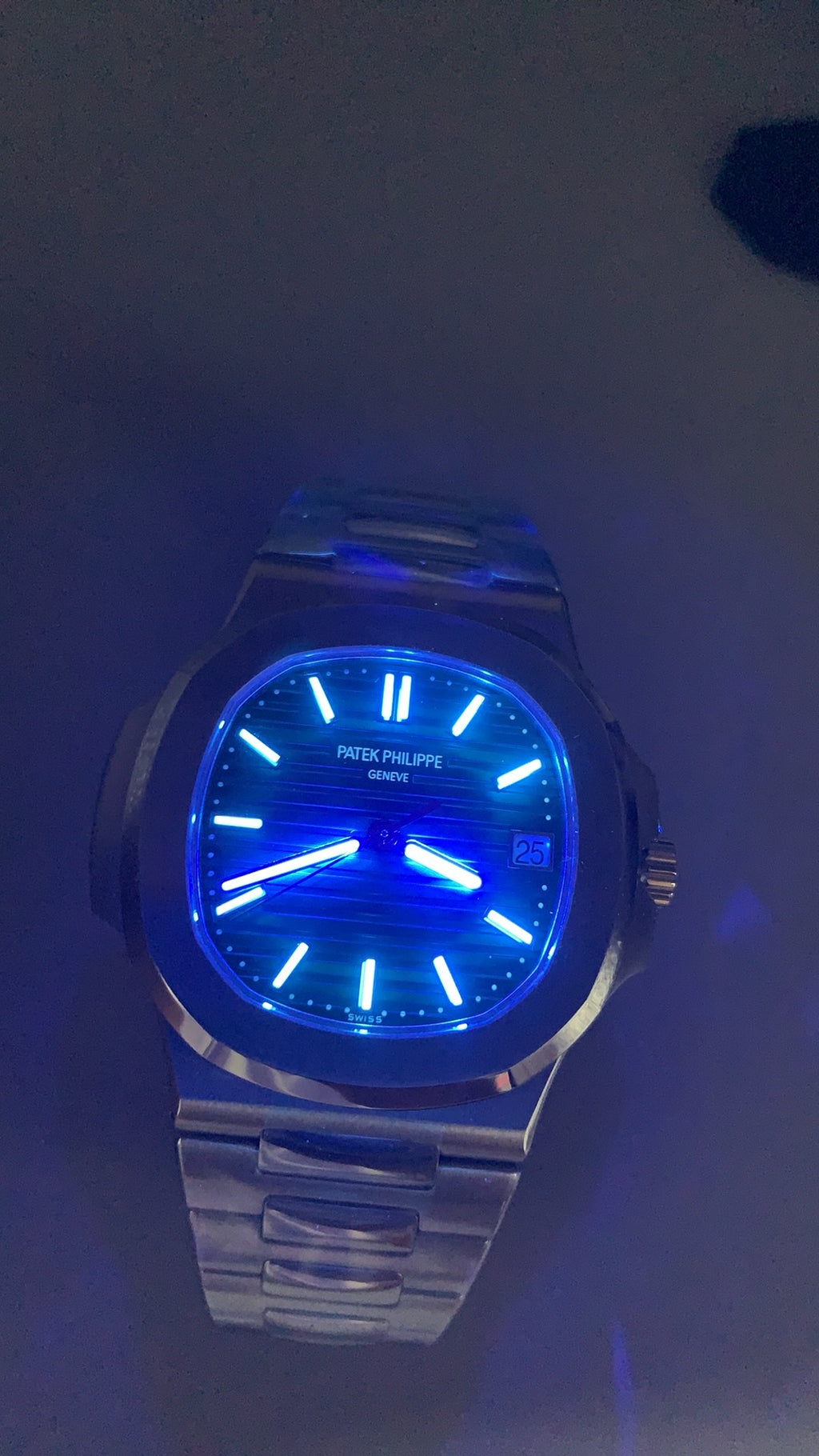 Patek Philippe Nautilus 5711 | 40MM | หน้าปัดสีเขียวลายริ้ว | กลไกอัตโนมัติ Cal.324 S C