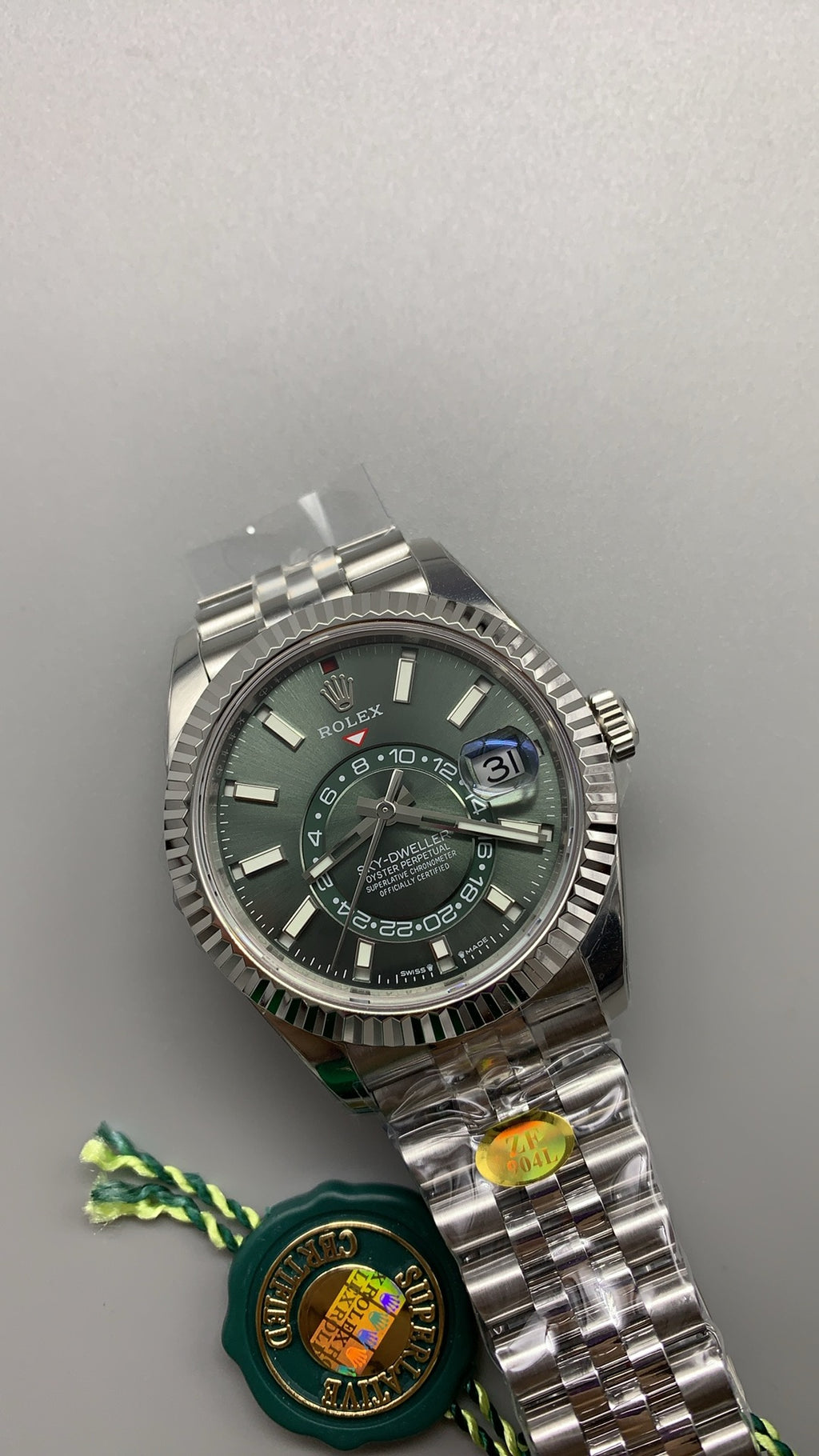 Rolex Sky-Dweller 42MM | หน้าปัดสีเขียว | กลไกอัตโนมัติ Cal.9002