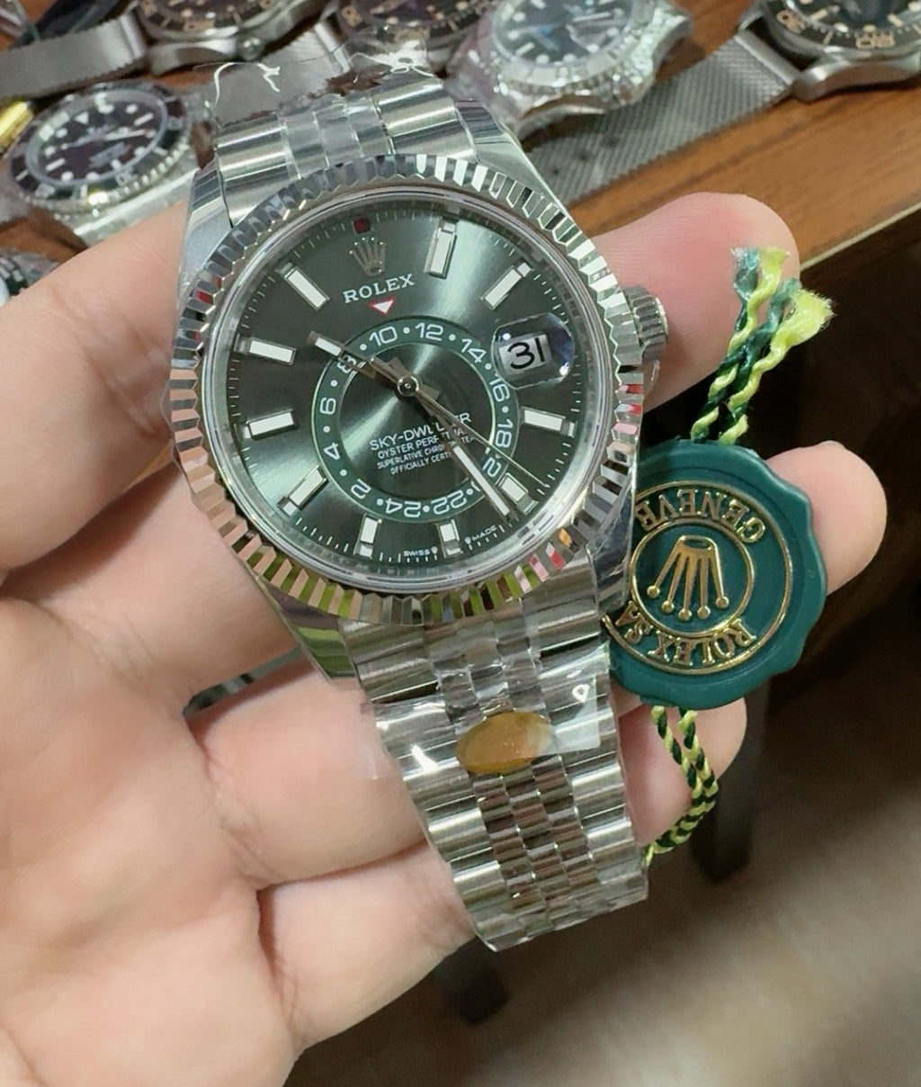 Rolex Sky-Dweller 42MM | หน้าปัดสีเขียว | กลไกอัตโนมัติ Cal.9002