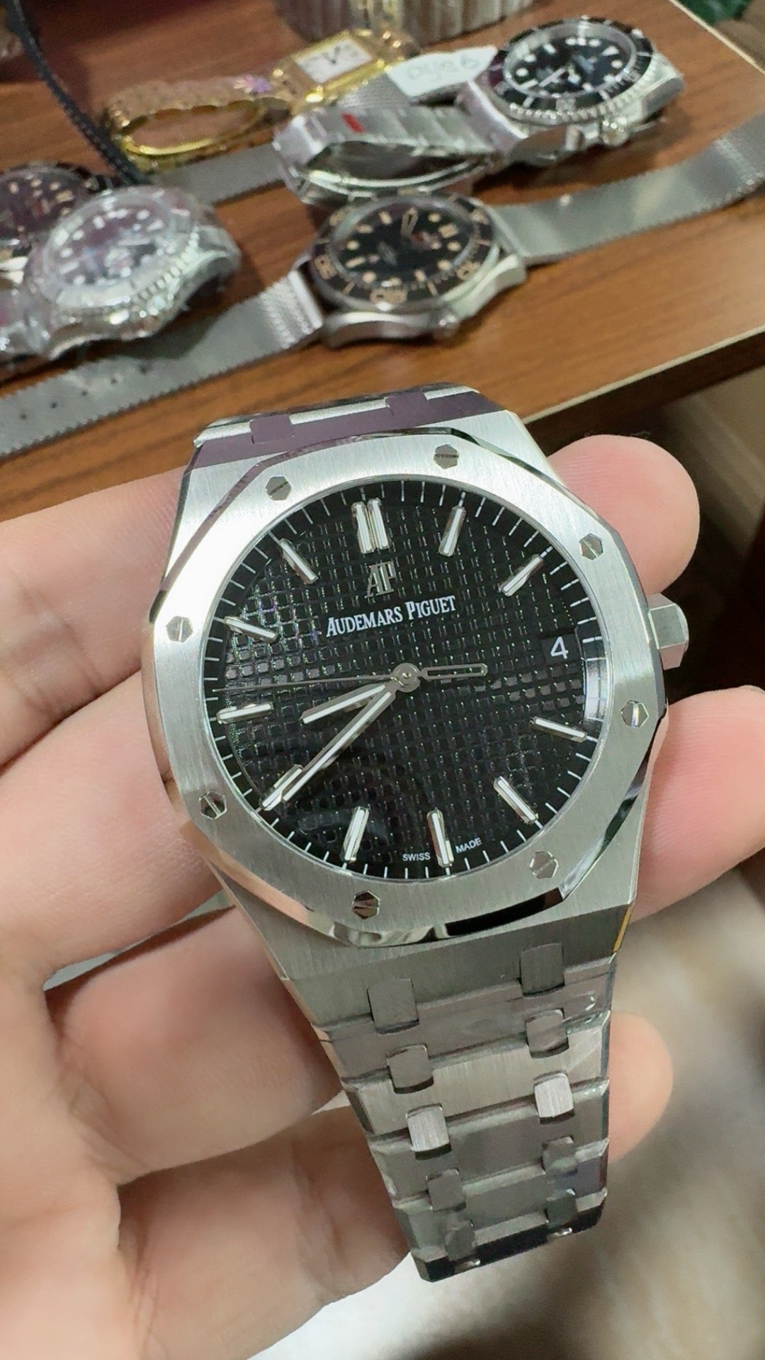 Audemars Piguet Royal Oak 15500ST | 41MM | ตัวเรือนสแตนเลสสตีล | หน้าปัดสีดำ | กลไกอัตโนมัติ Cal.4302