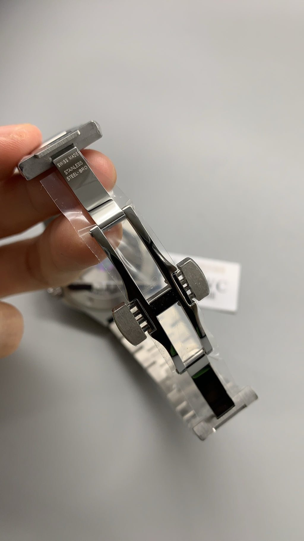 IWC Ingenieur Automatic 40 | 40MM | ตัวเรือนสแตนเลสสตีล | ฟังก์ชันวันที่ | หน้าปัดสีเขียว | สายเหล็กสแตนเลส | กลไกอัตโนมัติ Cal.32111