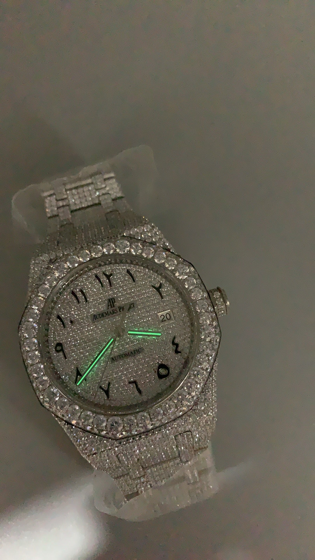 Audemars Piguet Royal Oak 15400 | 41MM | ตัวเรือนสแตนเลสสตีลประดับเพชรเต็มตัวเรือน (Full Iced Out) | หน้าปัดประดับเพชร | กลไกอัตโนมัติ Cal.3120