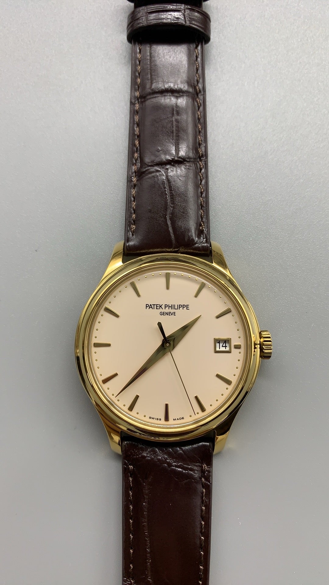 Patek Philippe Calatrava 5227 | 39MM | หน้าปัดสีงาช้าง | กลไกอัตโนมัติ Cal.324 S C