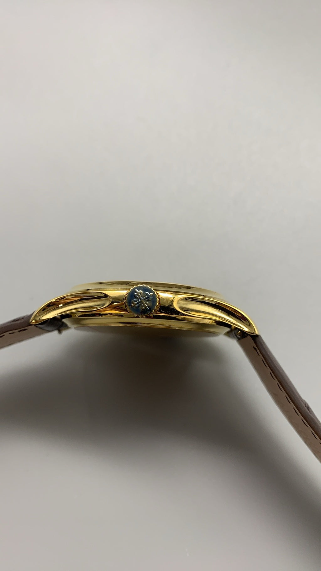 Patek Philippe Calatrava 5227 | 39MM | หน้าปัดสีงาช้าง | กลไกอัตโนมัติ Cal.324 S C