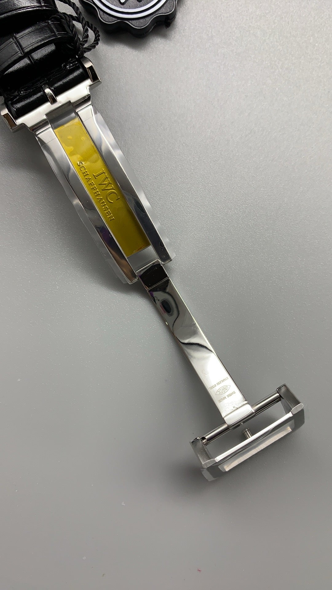 IWC Portugieser Chronograph | 41MM | ตัวเรือนสแตนเลสสตีล | ฟังก์ชันจับเวลา | หน้าปัดสีขาว | สายหนังจระเข้สีน้ำเงิน | กลไกอัตโนมัติ Cal.69355