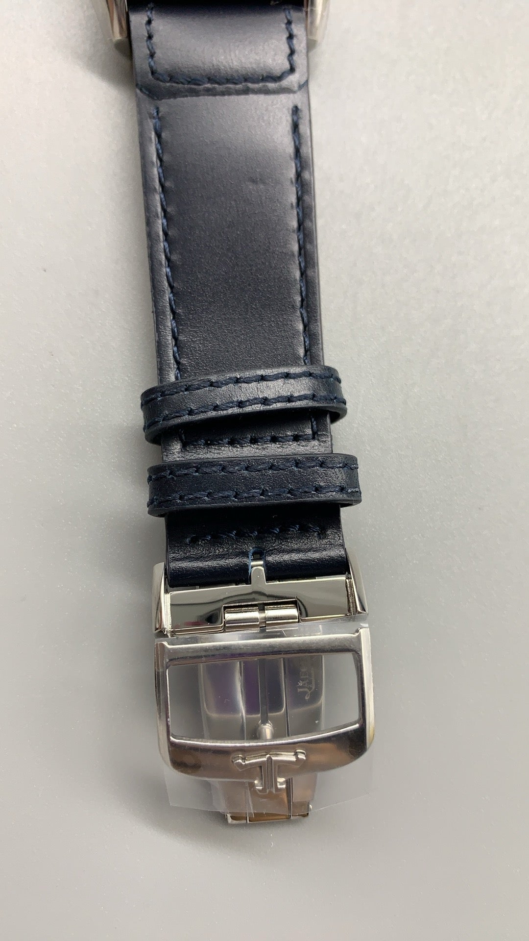 Jaeger-LeCoultre Reverso Classic Small Seconds | 45.6×27.4MM | ตัวเรือนสแตนเลสสตีล | กลไกไขลาน | หน้าปัดสีน้ำเงิน | สายหนังจระเข้สีน้ำเงิน | ฟังก์ชันวินาทีขนาดเล็ก