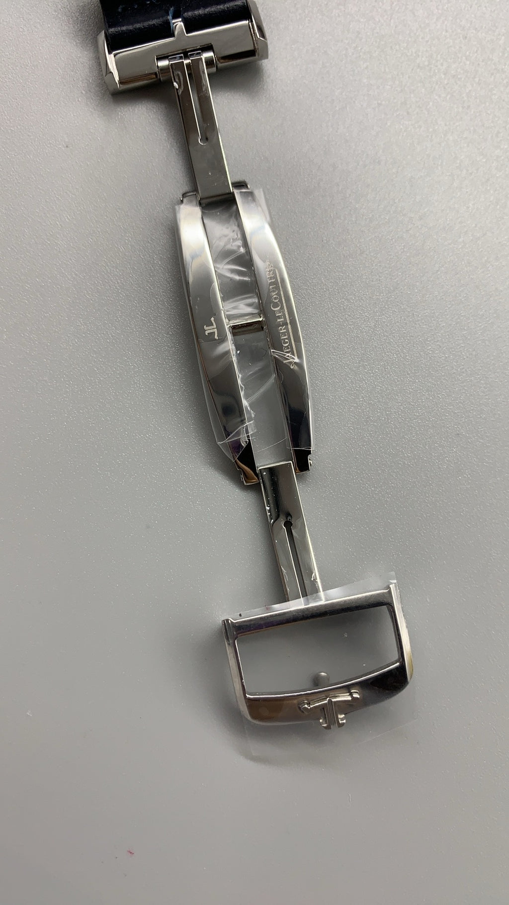 Jaeger-LeCoultre Reverso Classic Small Seconds | 45.6×27.4MM | ตัวเรือนสแตนเลสสตีล | กลไกไขลาน | หน้าปัดสีน้ำเงิน | สายหนังจระเข้สีน้ำเงิน | ฟังก์ชันวินาทีขนาดเล็ก