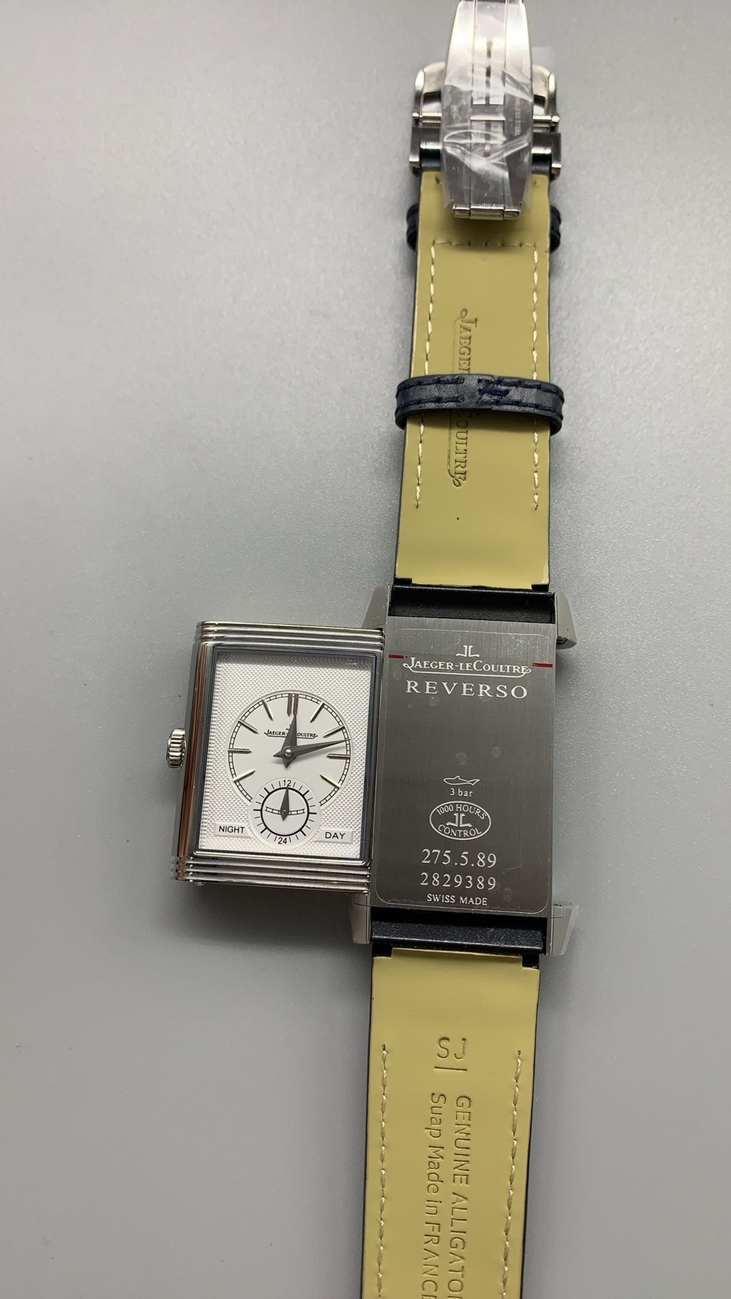 Jaeger-LeCoultre Reverso Classic Small Seconds | 45.6×27.4MM | ตัวเรือนสแตนเลสสตีล | กลไกไขลาน | หน้าปัดสีน้ำเงิน | สายหนังจระเข้สีน้ำเงิน | ฟังก์ชันวินาทีขนาดเล็ก
