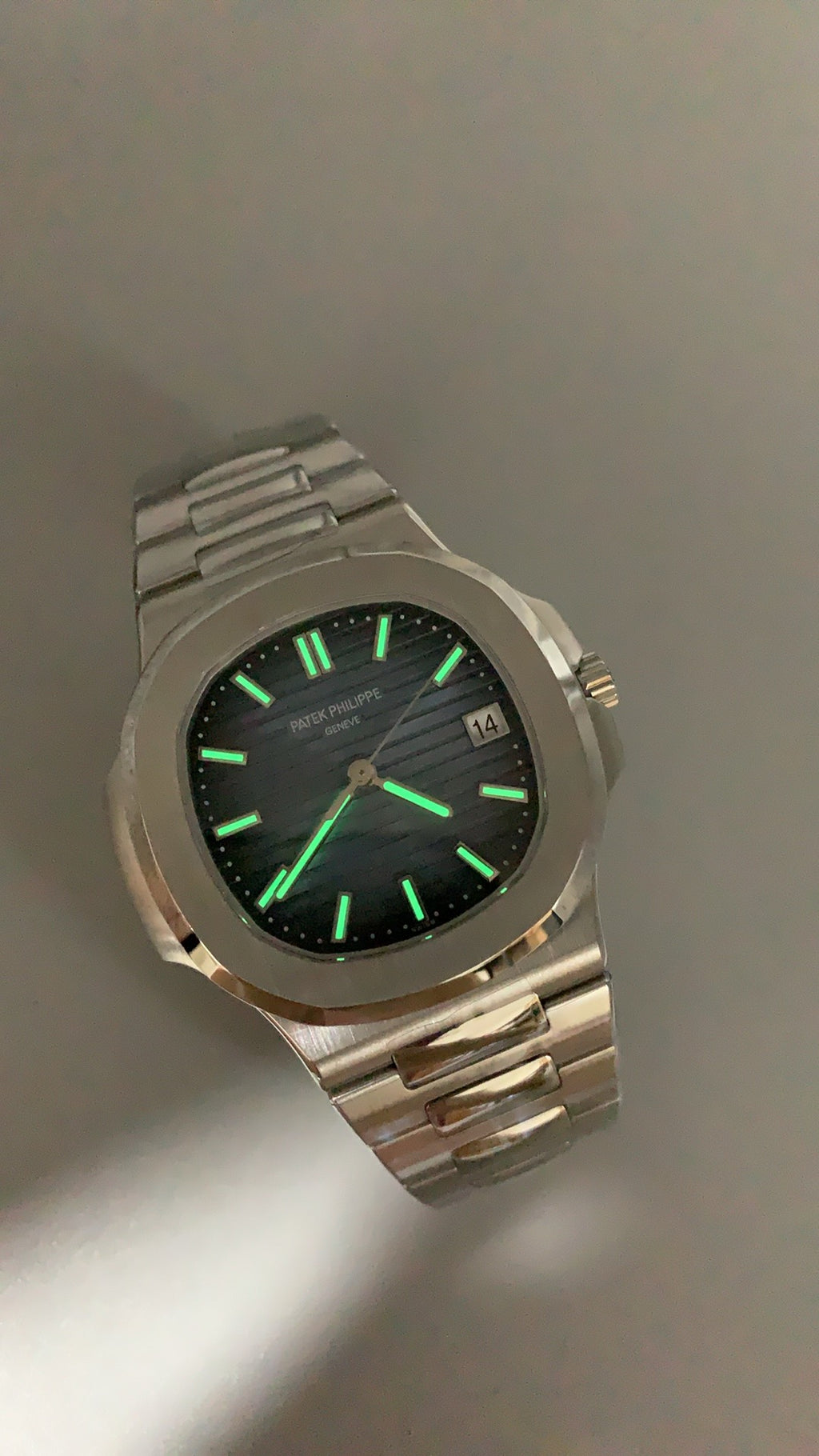 Patek Philippe Nautilus 5811 | 41MM | รุ่นใหม่! | หน้าปัดสีน้ำเงินซันเรย์ | กลไกอัตโนมัติ Cal.26-330