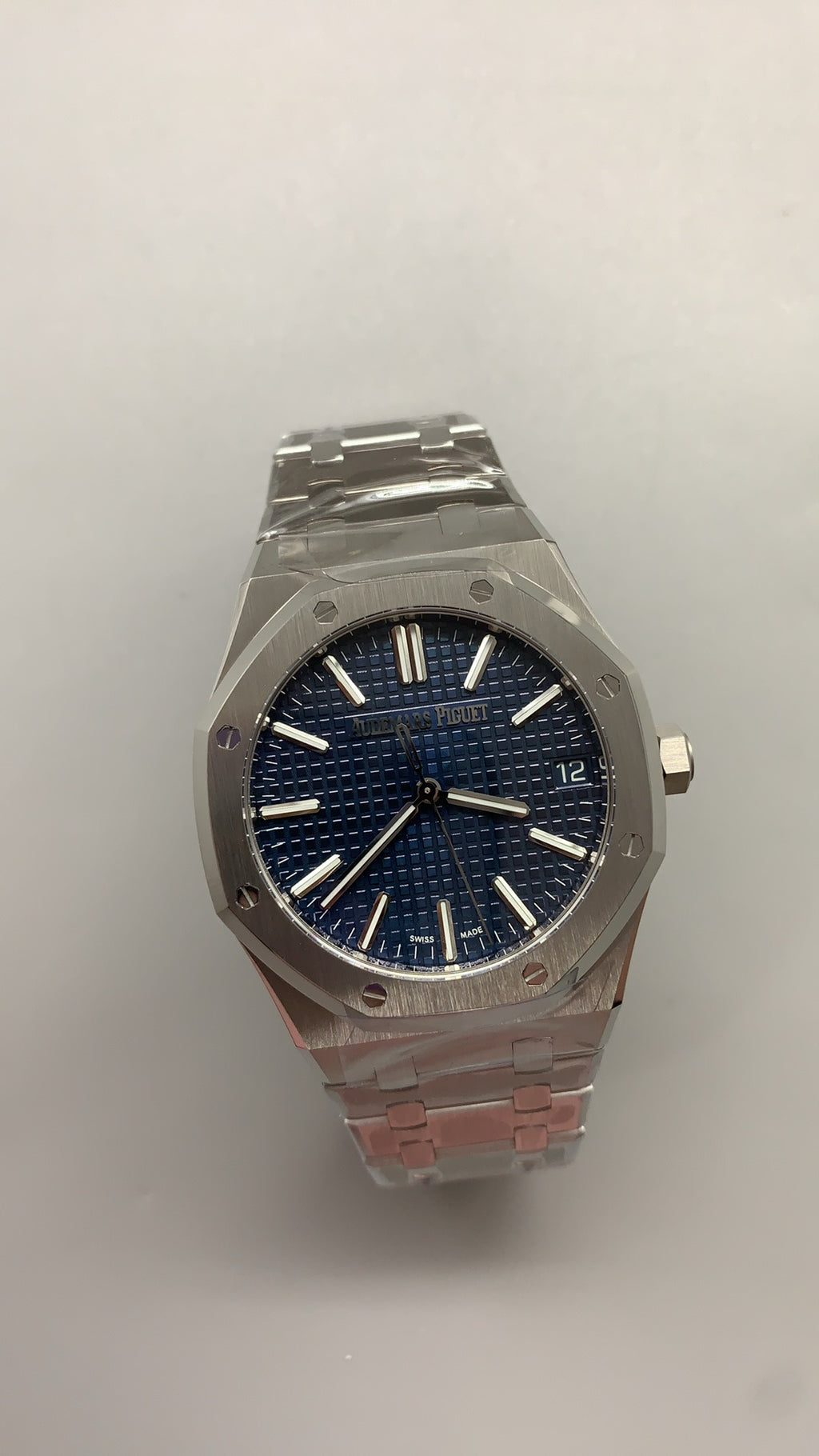 Audemars Piguet Royal Oak 15510ST | 41MM | ตัวเรือนสแตนเลสสตีล | หน้าปัดสีน้ำเงิน | กลไกอัตโนมัติ Cal.4302