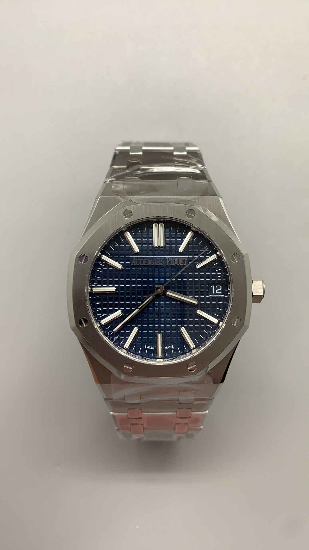 Audemars Piguet Royal Oak 15510ST | 41MM | ตัวเรือนสแตนเลสสตีล | หน้าปัดสีน้ำเงิน | กลไกอัตโนมัติ Cal.4302