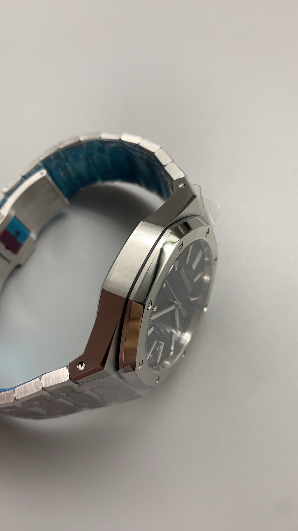 Audemars Piguet Royal Oak 15510ST | 41MM | ตัวเรือนสแตนเลสสตีล | หน้าปัดสีน้ำเงิน | กลไกอัตโนมัติ Cal.4302