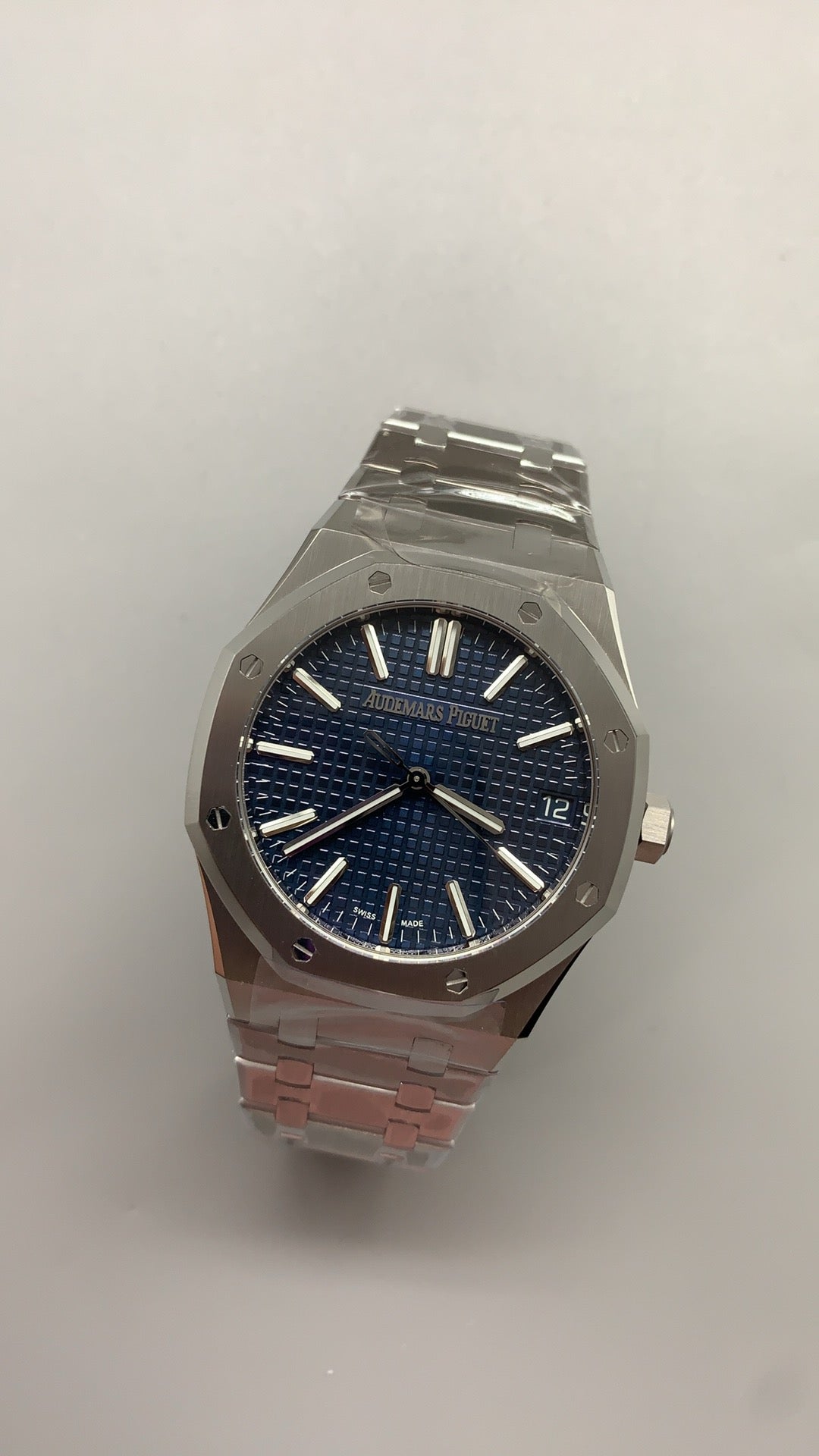 Audemars Piguet Royal Oak 15510ST | 41MM | ตัวเรือนสแตนเลสสตีล | หน้าปัดสีน้ำเงิน | กลไกอัตโนมัติ Cal.4302