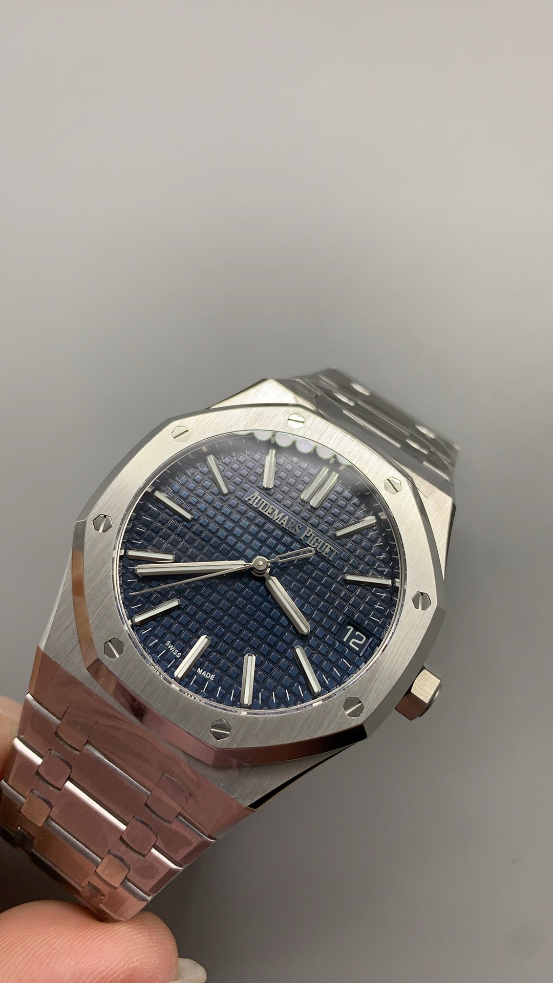 Audemars Piguet Royal Oak 15510ST | 41MM | ตัวเรือนสแตนเลสสตีล | หน้าปัดสีน้ำเงิน | กลไกอัตโนมัติ Cal.4302