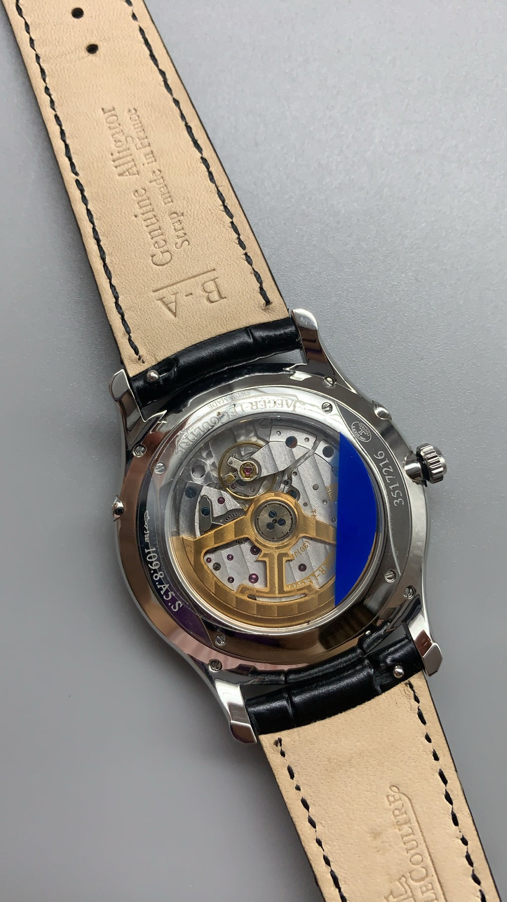 Jaeger-LeCoultre Master Ultra Thin Moon | 39MM | ตัวเรือนสแตนเลสสตีล | ฟังก์ชันข้างขึ้นข้างแรม + วันที่ | หน้าปัดสีขาว | สายหนังจระเข้สีดำ | กลไกอัตโนมัติ Cal.925/1