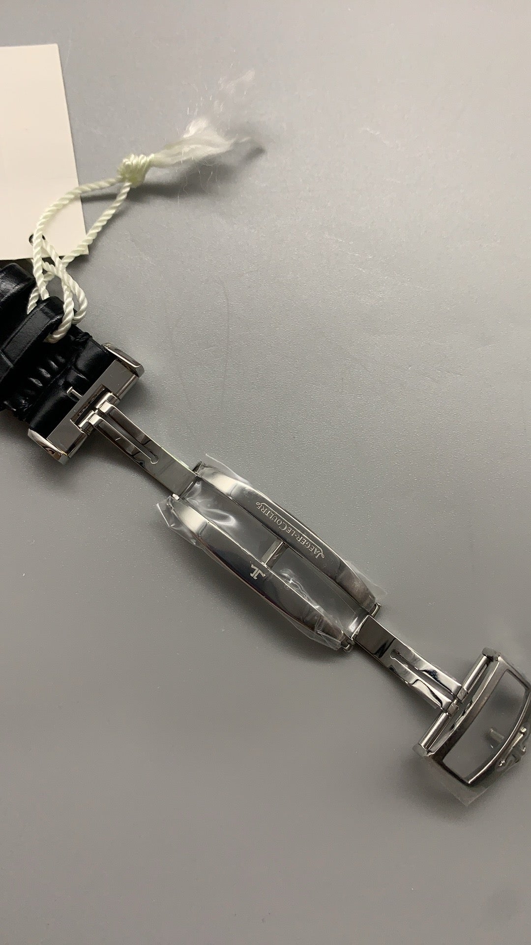 Jaeger-LeCoultre Master Ultra Thin Moon | 39MM | ตัวเรือนสแตนเลสสตีล | ฟังก์ชันข้างขึ้นข้างแรม + วันที่ | หน้าปัดสีขาว | สายหนังจระเข้สีดำ | กลไกอัตโนมัติ Cal.925/1