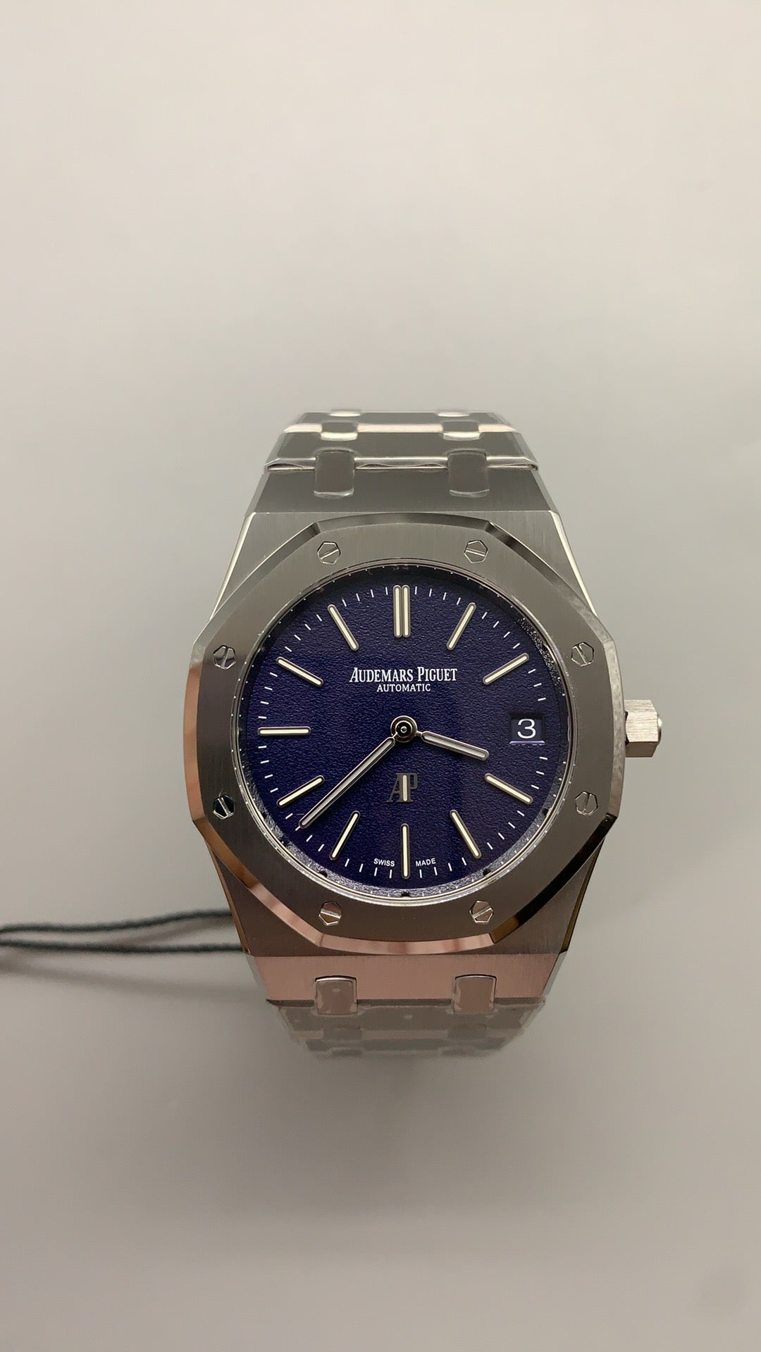 Audemars Piguet Royal Oak 16202ST | 39MM | ตัวเรือนสแตนเลสสตีล | หน้าปัดสีน้ำเงินด้าน (Matte Blue) | กลไกอัตโนมัติ Cal.7121