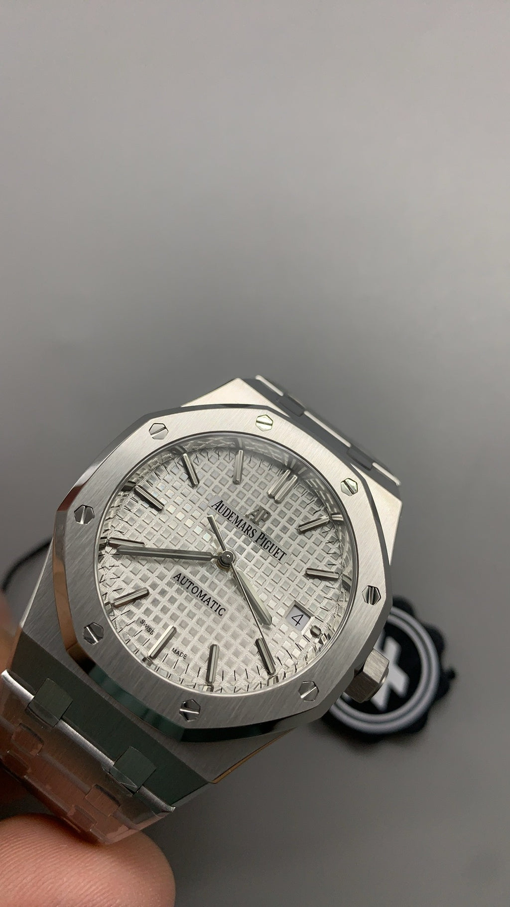 Audemars Piguet Royal Oak 15450ST | 37MM | ตัวเรือนสแตนเลสสตีล | หน้าปัดสีขาว | กลไกอัตโนมัติ Cal.3120