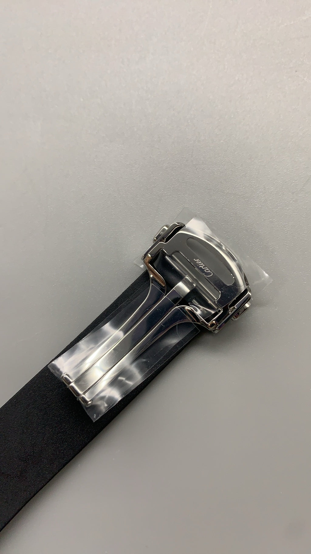 Cartier Santos de Cartier | ขนาด 40 มม. (Large) | ขอบหน้าปัดสีดำ | สายยาง | อัตโนมัติ