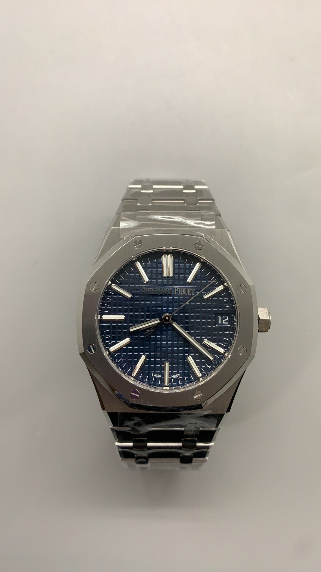 Audemars Piguet Royal Oak 15510ST | 41MM | ตัวเรือนสแตนเลสสตีล | หน้าปัดสีน้ำเงิน | กลไกอัตโนมัติ Cal.4302