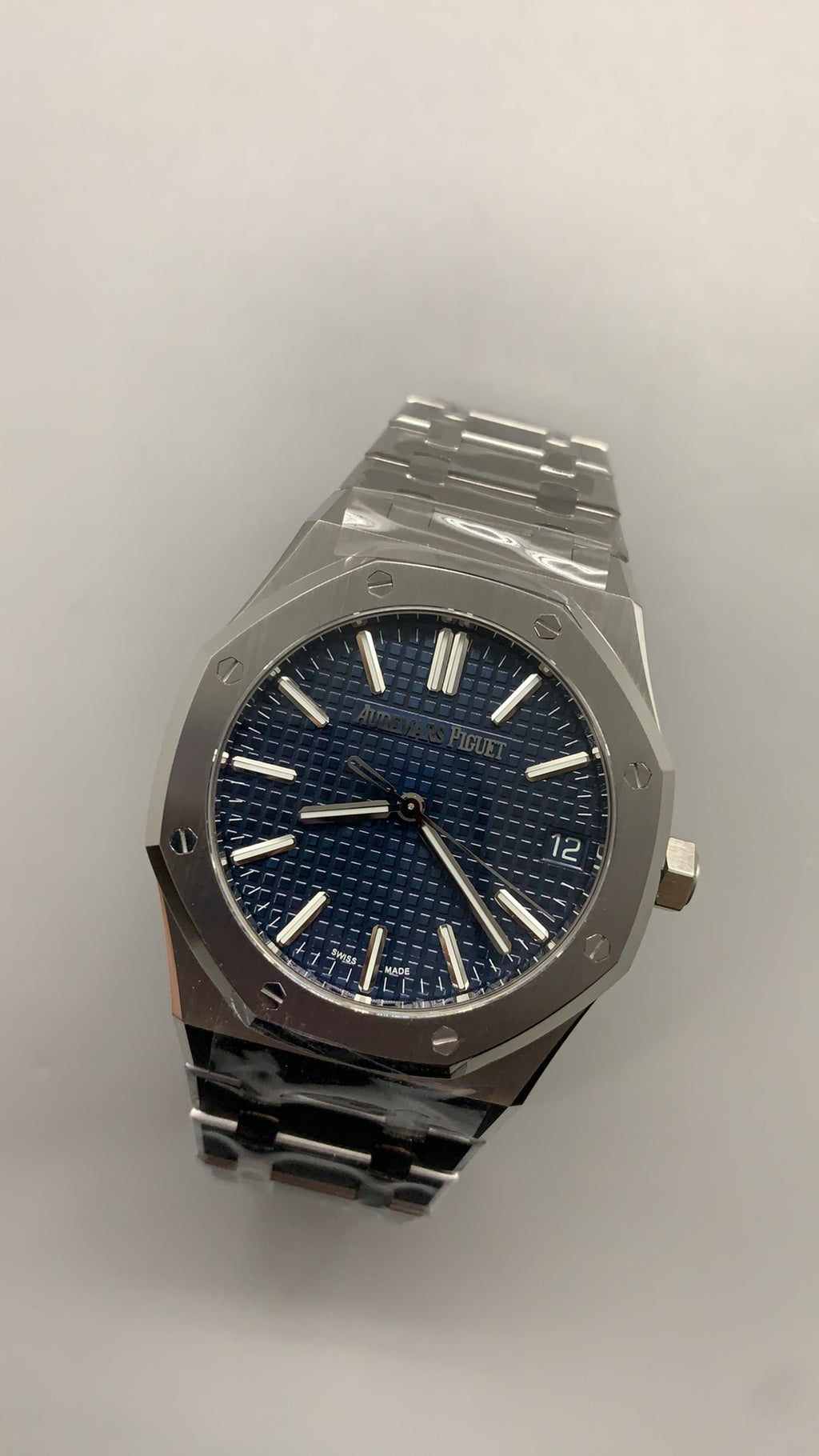 Audemars Piguet Royal Oak 15510ST | 41MM | ตัวเรือนสแตนเลสสตีล | หน้าปัดสีน้ำเงิน | กลไกอัตโนมัติ Cal.4302
