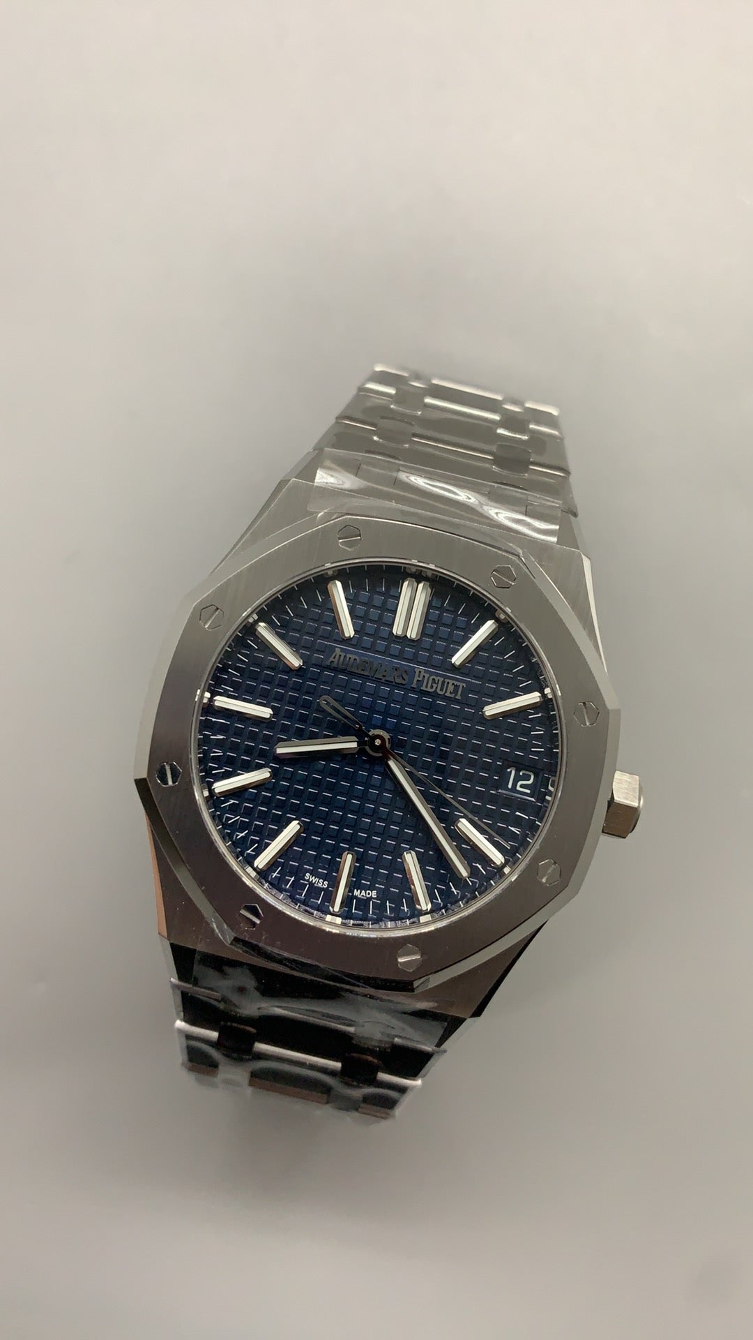Audemars Piguet Royal Oak 15510ST | 41MM | ตัวเรือนสแตนเลสสตีล | หน้าปัดสีน้ำเงิน | กลไกอัตโนมัติ Cal.4302