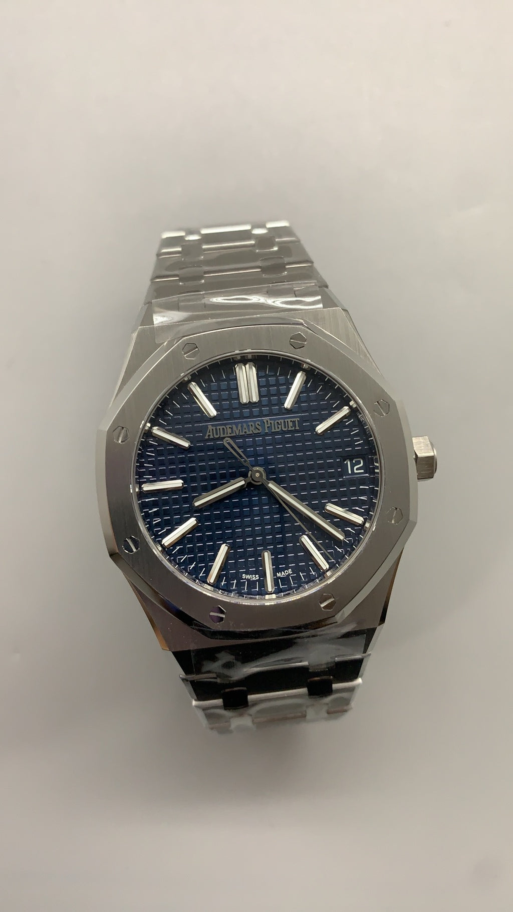 Audemars Piguet Royal Oak 15510ST | 41MM | ตัวเรือนสแตนเลสสตีล | หน้าปัดสีน้ำเงิน | กลไกอัตโนมัติ Cal.4302