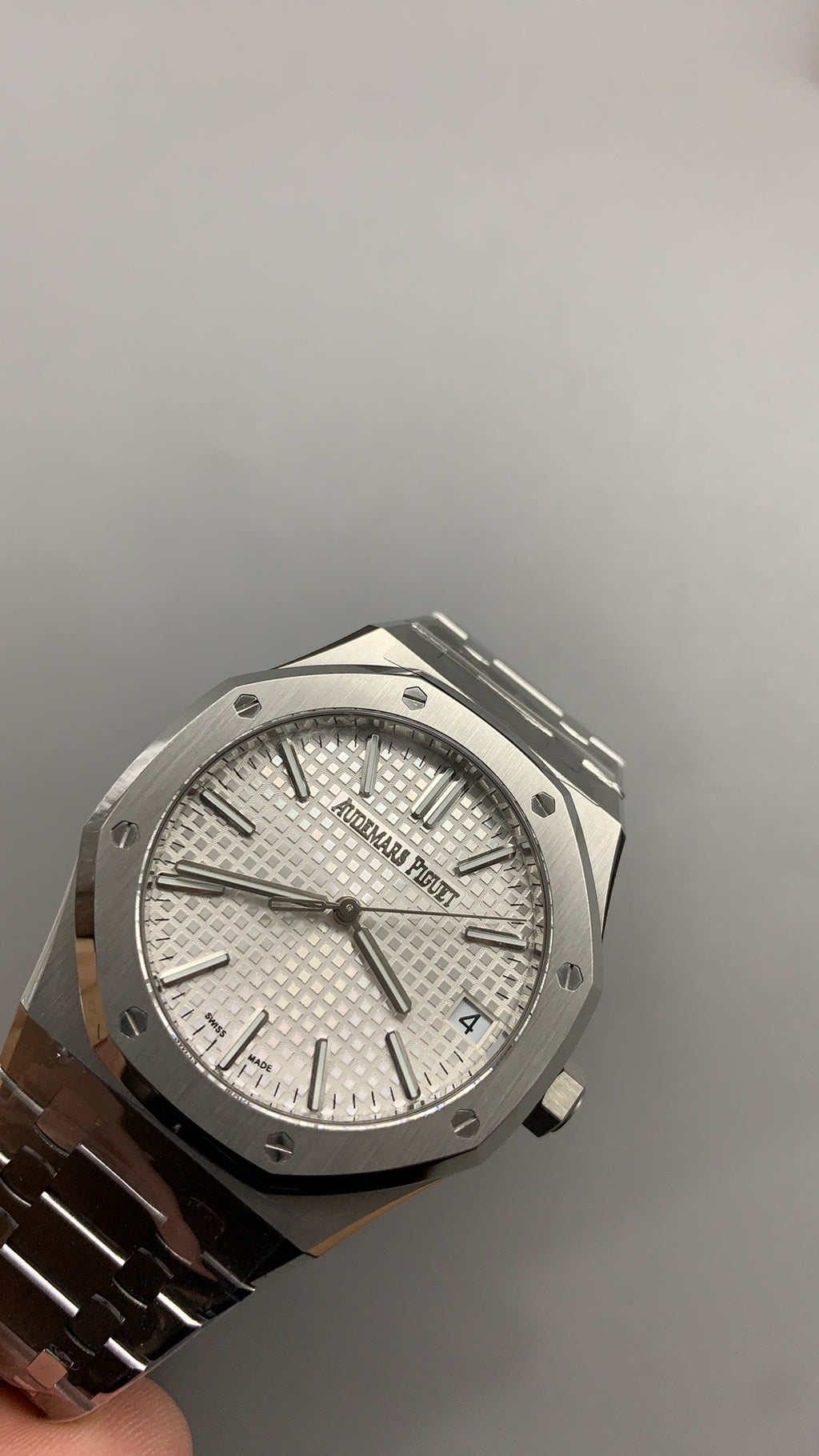 Audemars Piguet Royal Oak 15510ST | 41MM | ตัวเรือนสแตนเลสสตีล | หน้าปัดสีขาว | กลไกอัตโนมัติ Cal.4302