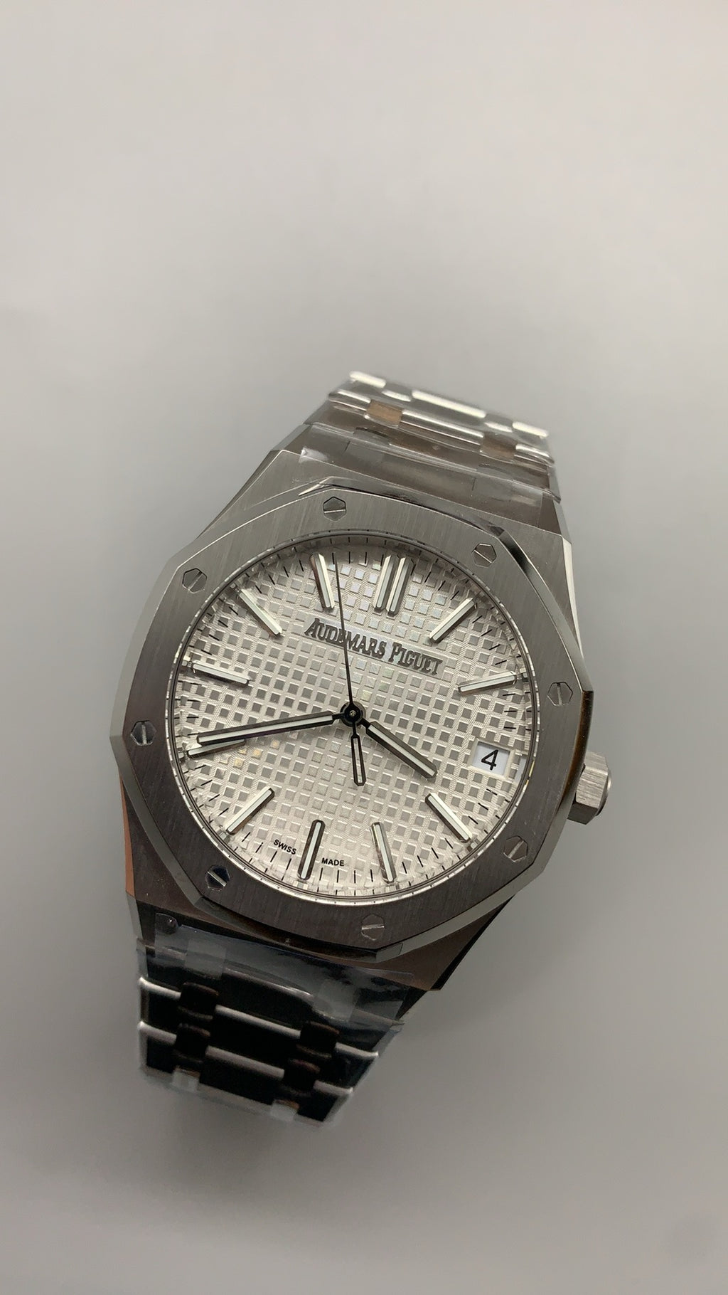 Audemars Piguet Royal Oak 15510ST | 41MM | ตัวเรือนสแตนเลสสตีล | หน้าปัดสีขาว | กลไกอัตโนมัติ Cal.4302