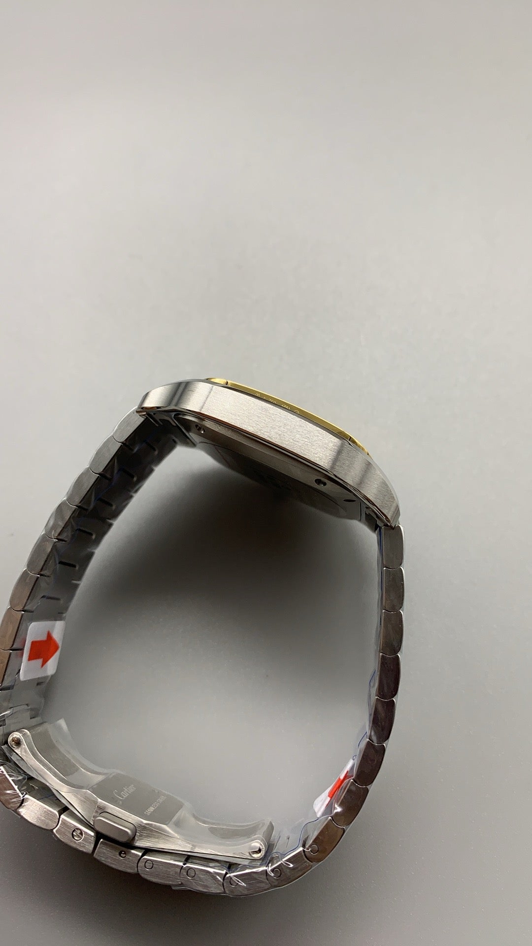 Cartier Santos de Cartier | ขนาด 35 มม. | ระบบอัตโนมัติ | ตัวเรือนสี่เหลี่ยม | สายหนัง / สายเหล็ก