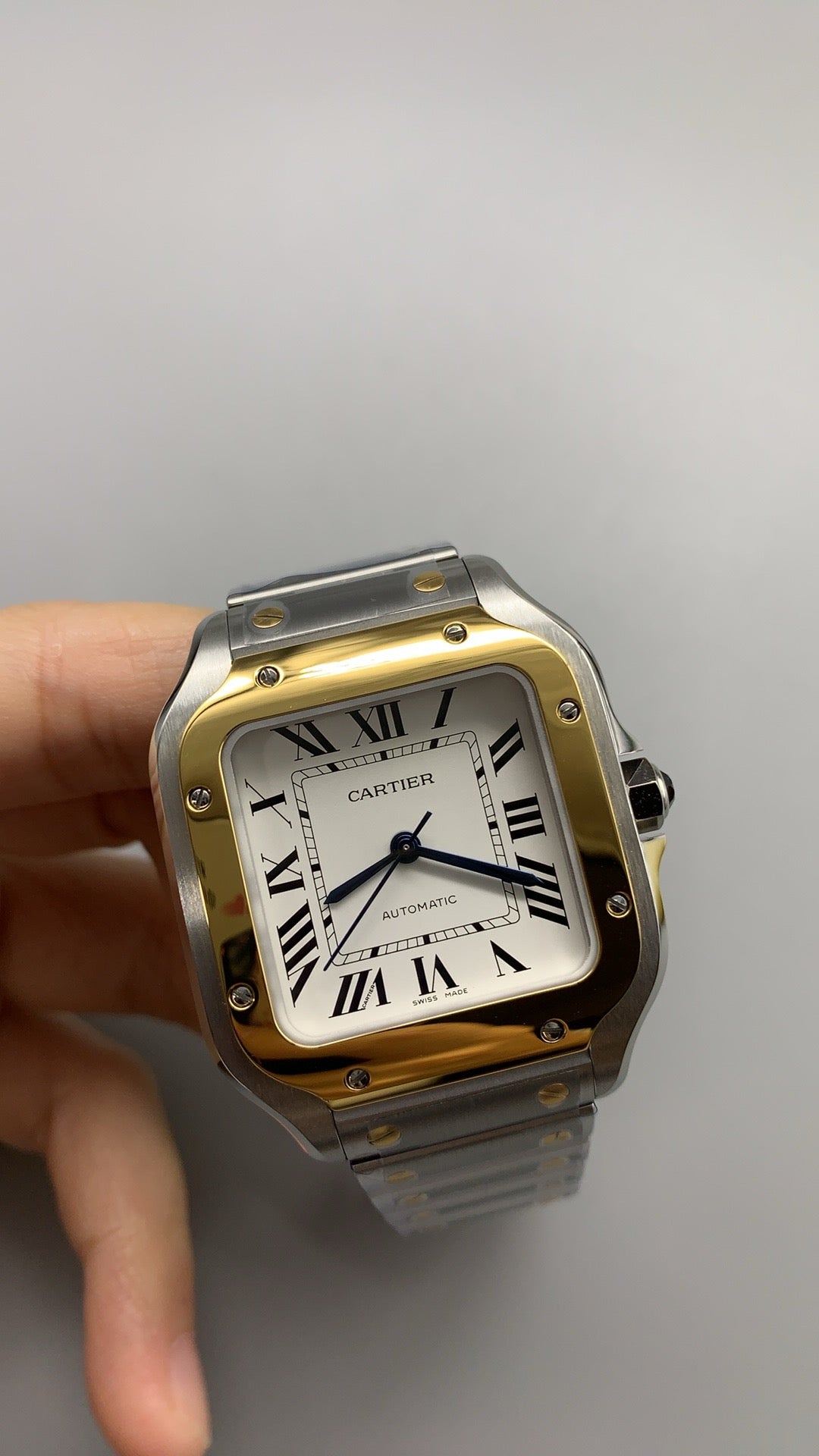 Cartier Santos de Cartier | ขนาด 35 มม. | ระบบอัตโนมัติ | ตัวเรือนสี่เหลี่ยม | สายหนัง / สายเหล็ก