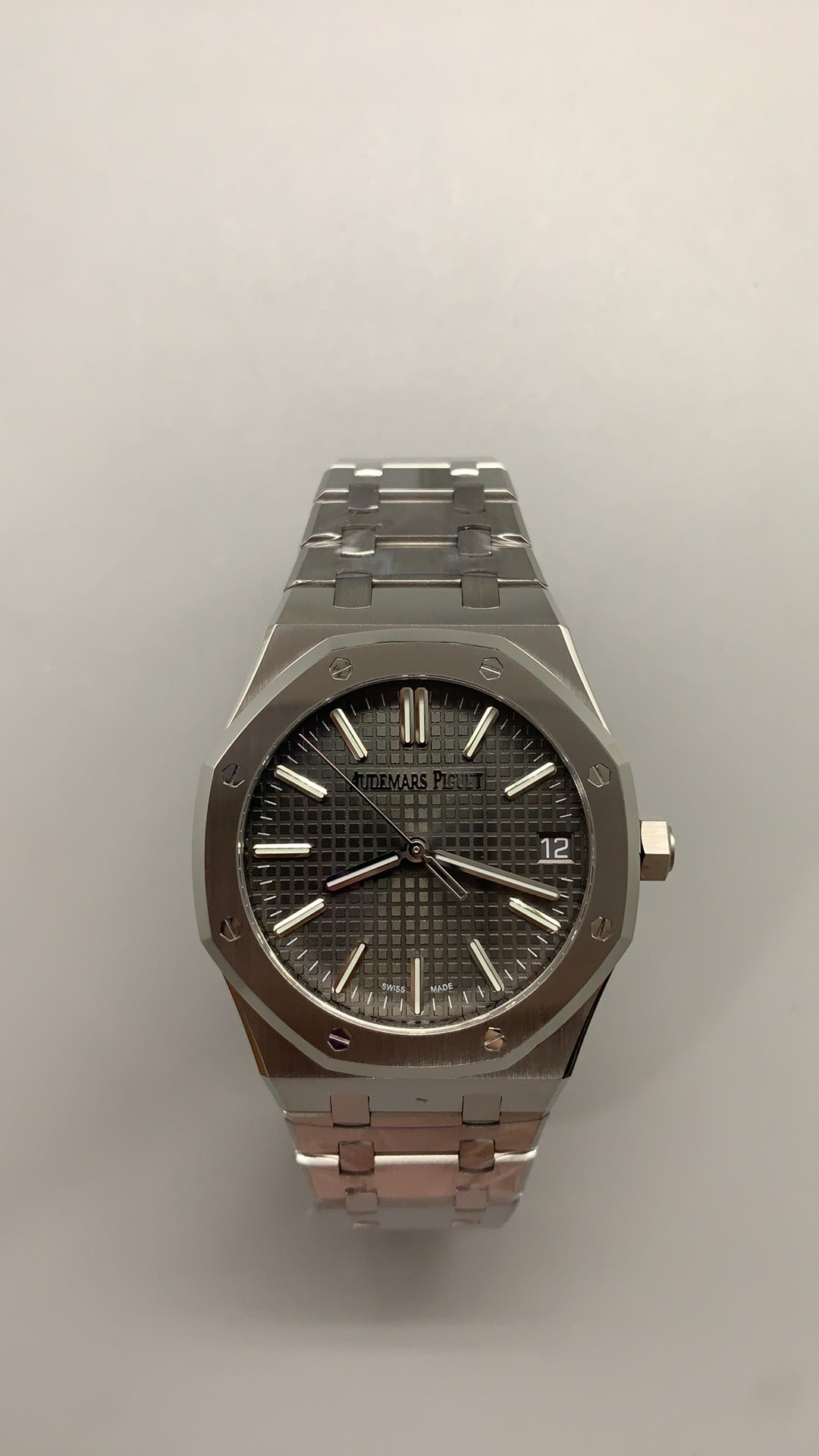 Audemars Piguet Royal Oak 15510ST | 41MM | ตัวเรือนสแตนเลสสตีล | หน้าปัดสีเทา | กลไกอัตโนมัติ Cal.4302