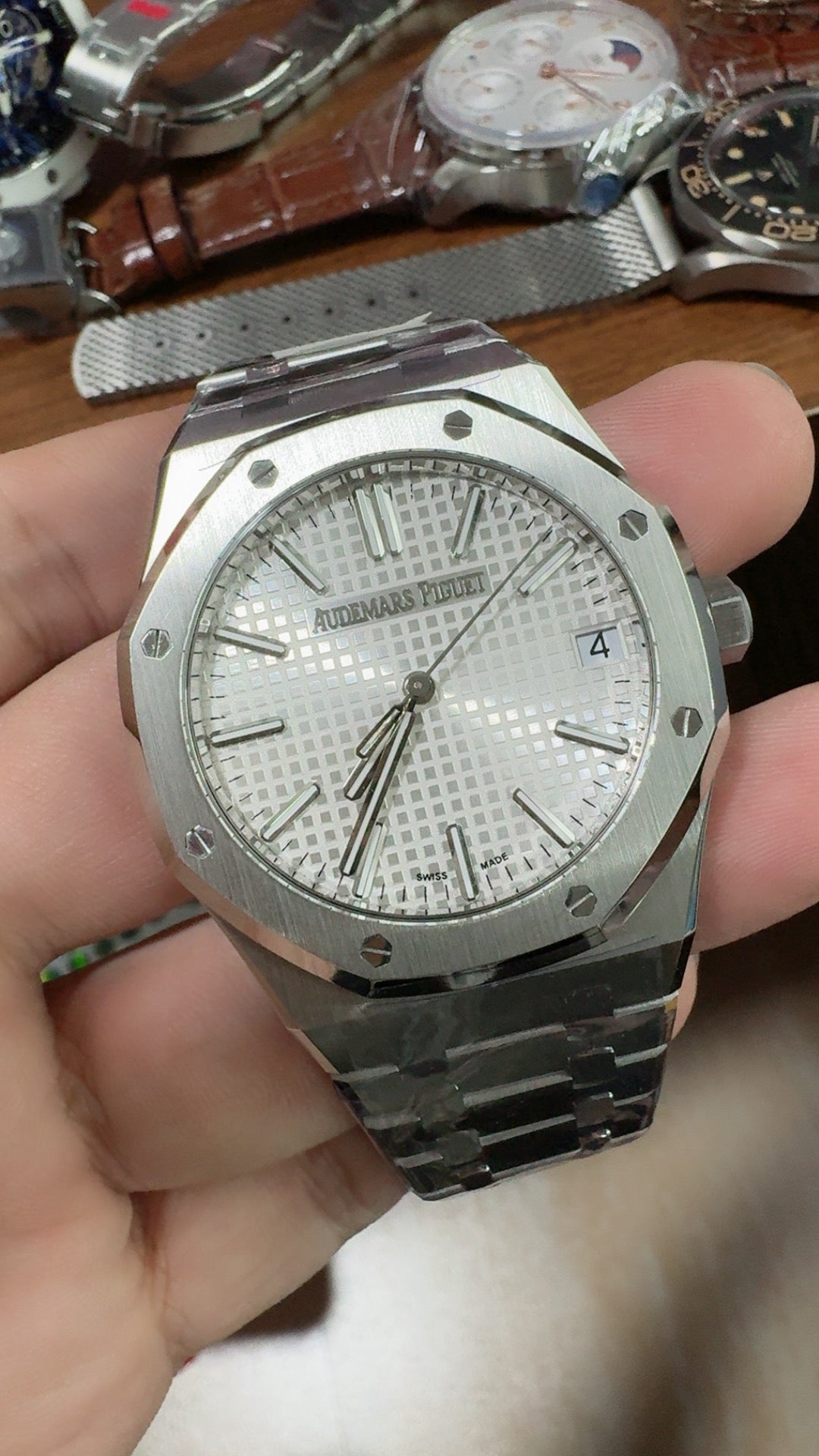 Audemars Piguet Royal Oak 15510ST | 41MM | ตัวเรือนสแตนเลสสตีล | หน้าปัดสีขาว | กลไกอัตโนมัติ Cal.4302