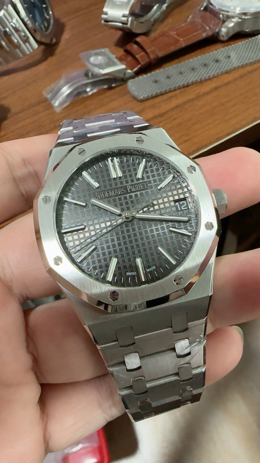 Audemars Piguet Royal Oak 15510ST | 41MM | ตัวเรือนสแตนเลสสตีล | หน้าปัดสีเทา | กลไกอัตโนมัติ Cal.4302