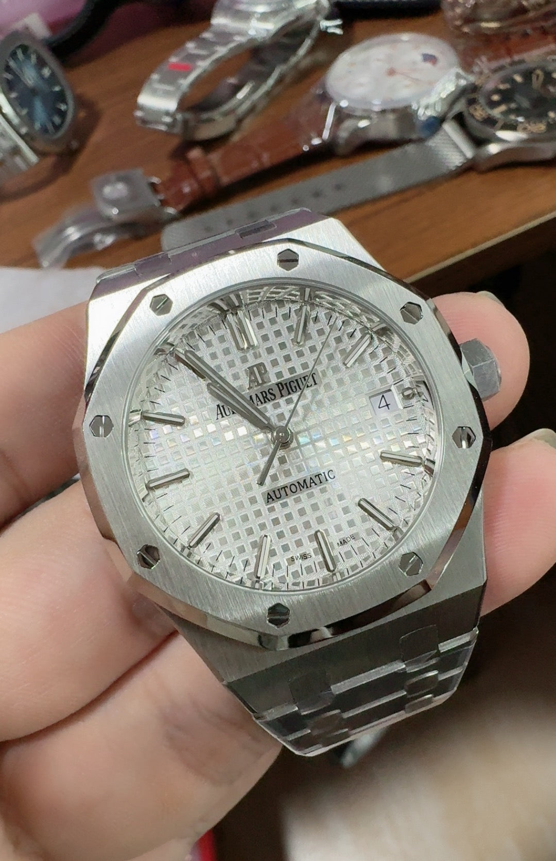 Audemars Piguet Royal Oak 15450ST | 37MM | ตัวเรือนสแตนเลสสตีล | หน้าปัดสีขาว | กลไกอัตโนมัติ Cal.3120