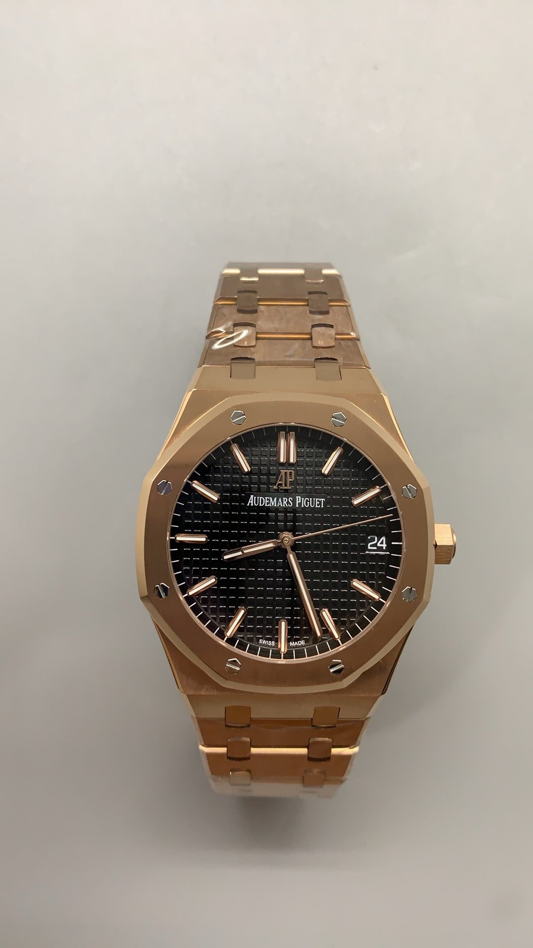 Audemars Piguet Royal Oak 15500 | 41MM | ตัวเรือนสแตนเลสสตีลเคลือบสีโรสโกลด์ PVD | หน้าปัดสีดำ | กลไกอัตโนมัติ Cal.4302