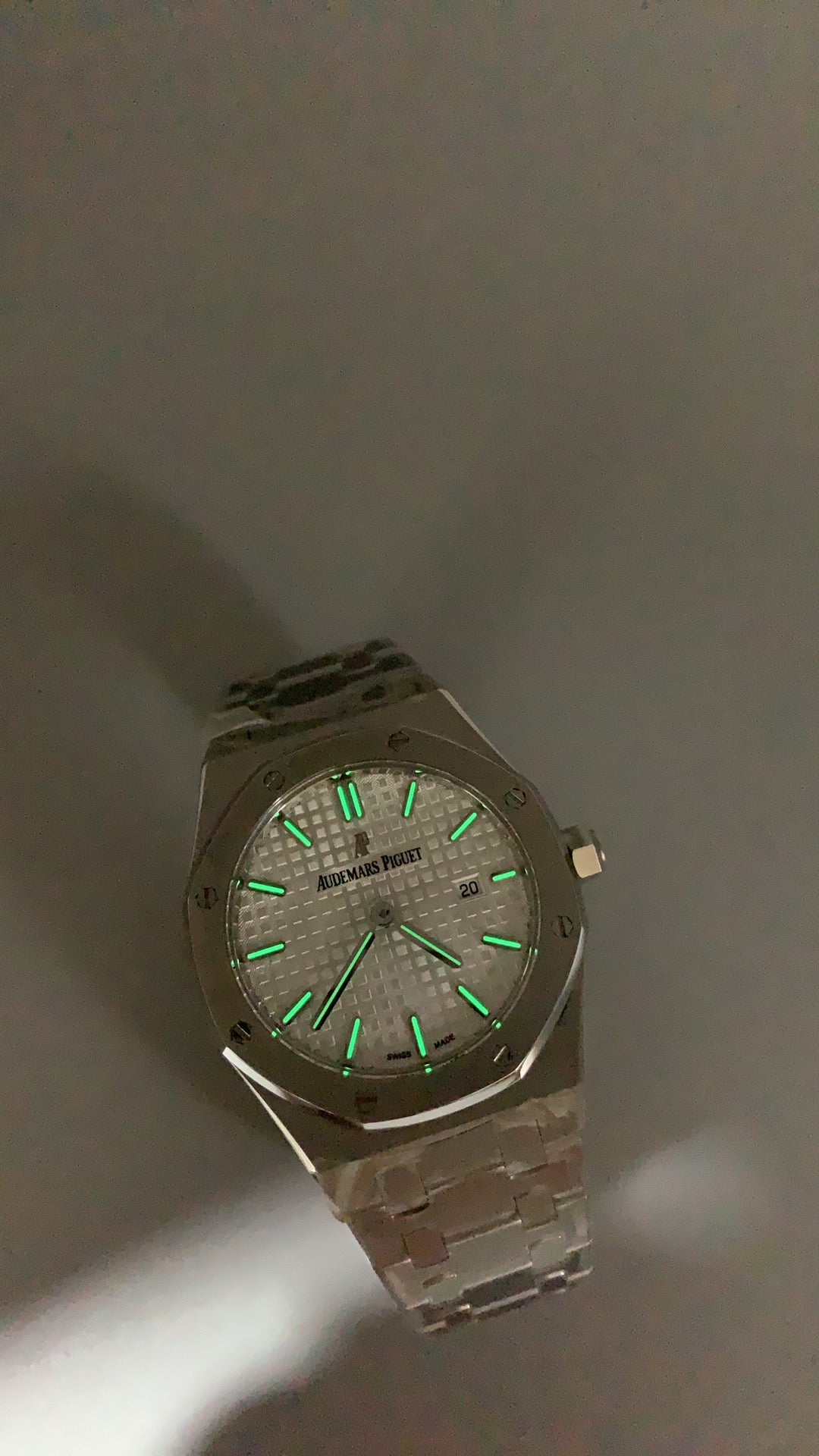 Audemars Piguet Royal Oak 33MM | ตัวเรือนสแตนเลสสตีล | หน้าปัดสีขาว | ระบบควอทซ์ (Quartz)