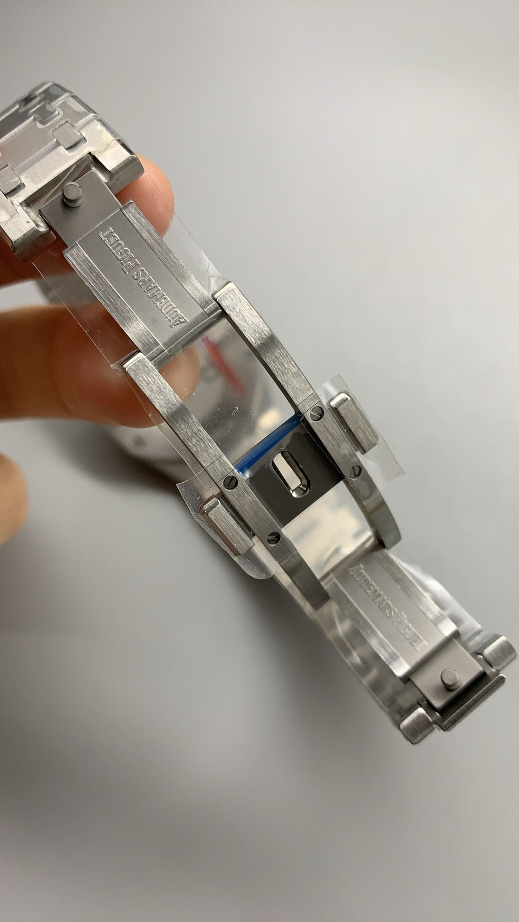 Audemars Piguet Royal Oak 33MM | ตัวเรือนสแตนเลสสตีล | หน้าปัดสีขาว | ระบบควอทซ์ (Quartz)