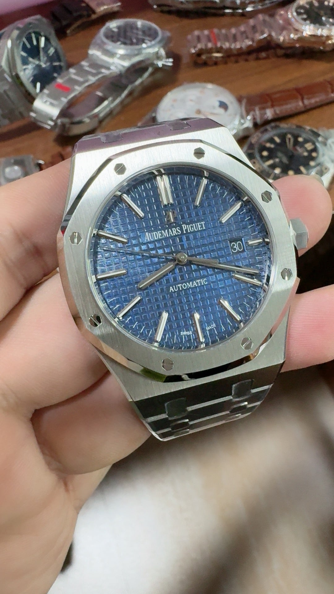 Audemars Piguet Royal Oak 15400ST | 41MM | ตัวเรือนสแตนเลสสตีล | หน้าปัดสีน้ำเงิน | กลไกอัตโนมัติ Cal.3120