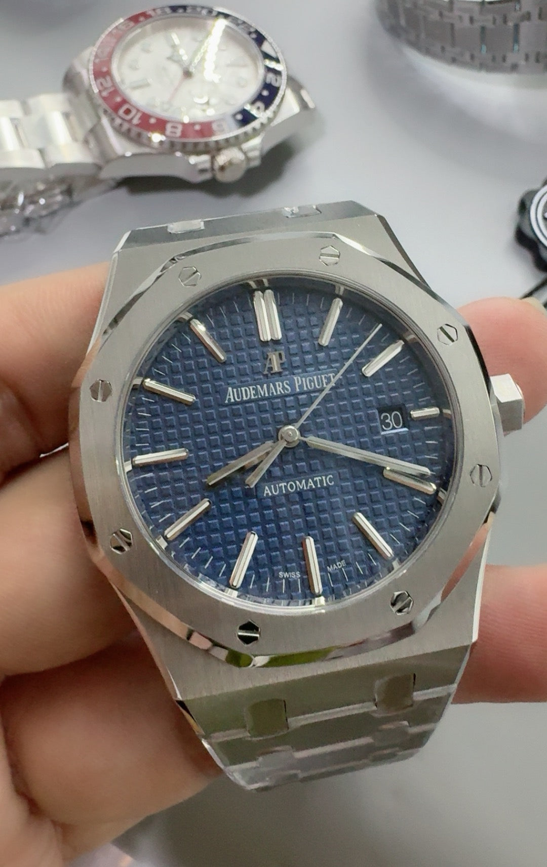 Audemars Piguet Royal Oak 15400ST | 41MM | ตัวเรือนสแตนเลสสตีล | หน้าปัดสีน้ำเงิน | กลไกอัตโนมัติ Cal.3120
