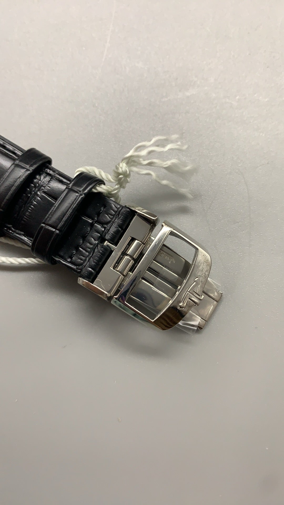 Jaeger-LeCoultre Master Ultra Thin Moon | 39MM | ตัวเรือนสแตนเลสสตีล | ฟังก์ชันข้างขึ้นข้างแรม + วันที่ | หน้าปัดสีน้ำเงิน | สายหนังจระเข้สีดำ | กลไกอัตโนมัติ Cal.925/1