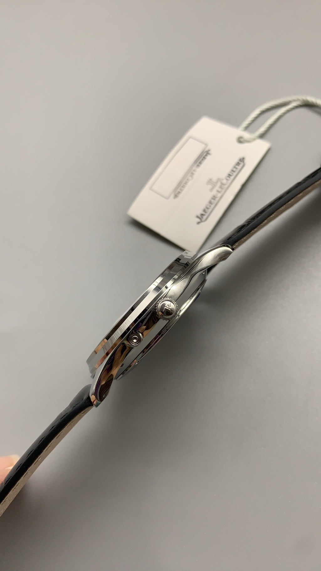 Jaeger-LeCoultre Master Ultra Thin Moon | 39MM | ตัวเรือนสแตนเลสสตีล | ฟังก์ชันข้างขึ้นข้างแรม + วันที่ | หน้าปัดสีน้ำเงิน | สายหนังจระเข้สีดำ | กลไกอัตโนมัติ Cal.925/1