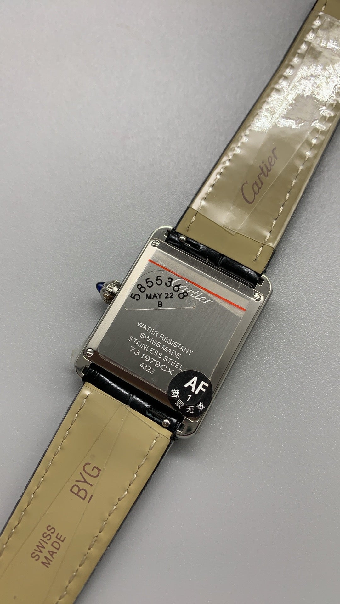 Cartier Tank Must | ขนาดกลาง 33×25 มม. | สายหนัง | ควอตซ์