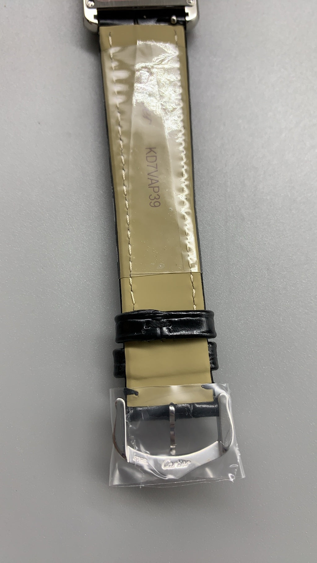 Cartier Tank Must | ขนาดกลาง 33×25 มม. | สายหนัง | ควอตซ์