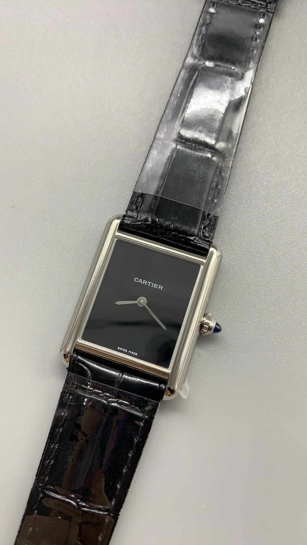 Cartier Tank Must | ขนาดกลาง 33×25 มม. | สายหนัง | ควอตซ์